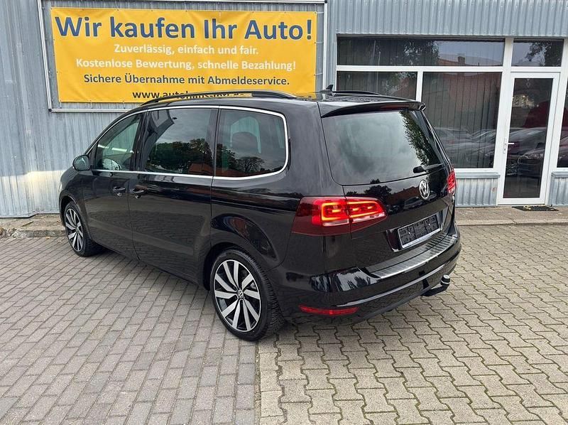 Gebraucht VW Sharan Highline 150 PS (110 kW) 2018 Schwarz Van / Kleinbus