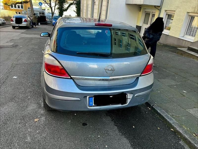 Gebraucht Opel Astra Catch Me 90 PS (66 kW) 2006 Grau Limousine