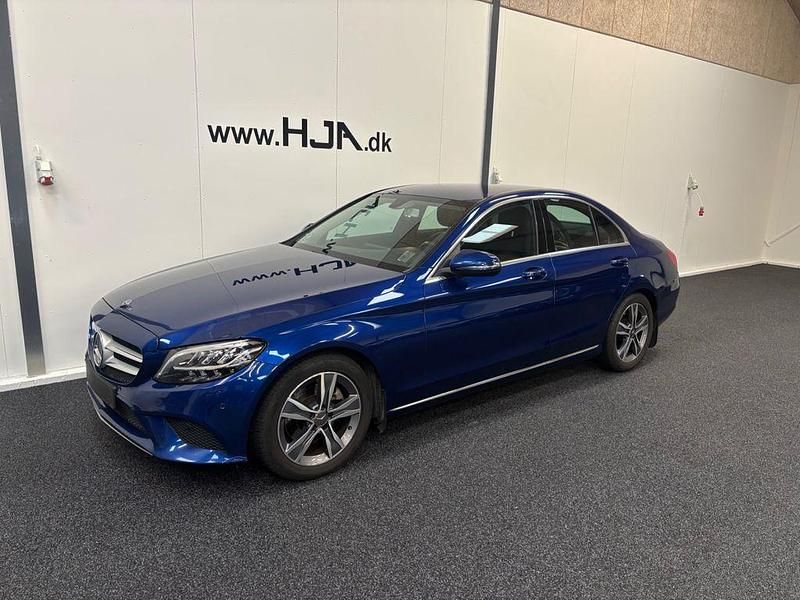 Blau Gebraucht 2019 Mercedes C220 Avantgarde Limousine | 21.500 € (Etwas zu teuer) - Bild 1/4