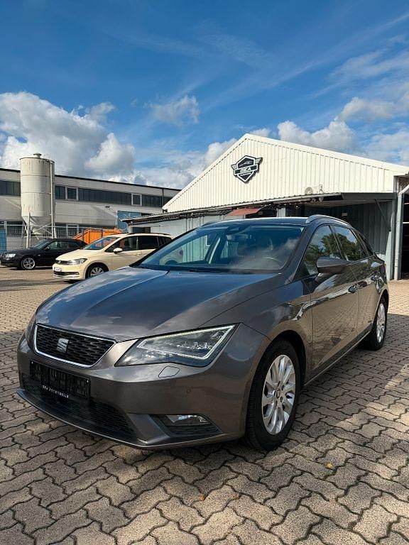 Grau Gebraucht 2016 Seat Leon ST Style Kombi | 7.999 € (Fairer Preis) - Bild 1/4