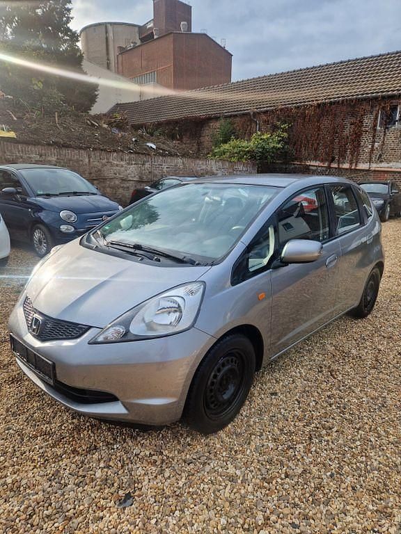 Grau Gebraucht 2010 Honda Jazz Trend Kleinwagen | 2.900 € (Guter Preis) - Bild 1/4