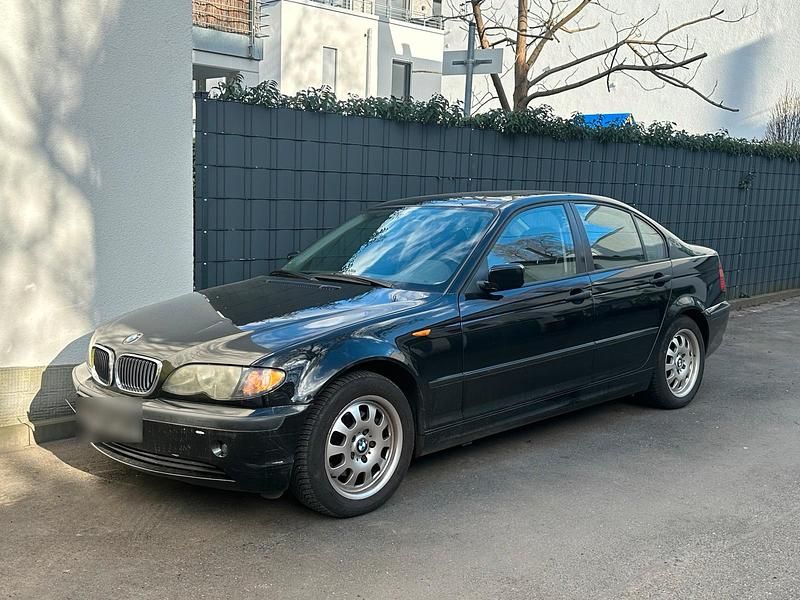 Gebraucht BMW 316 116 PS (85 kW) 2004 Schwarz Limousine