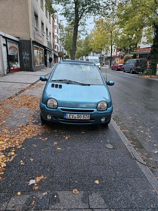 Blau Gebraucht 2002 Renault Twingo Kleinwagen | 850 € (Fairer Preis) - Bild 1/4