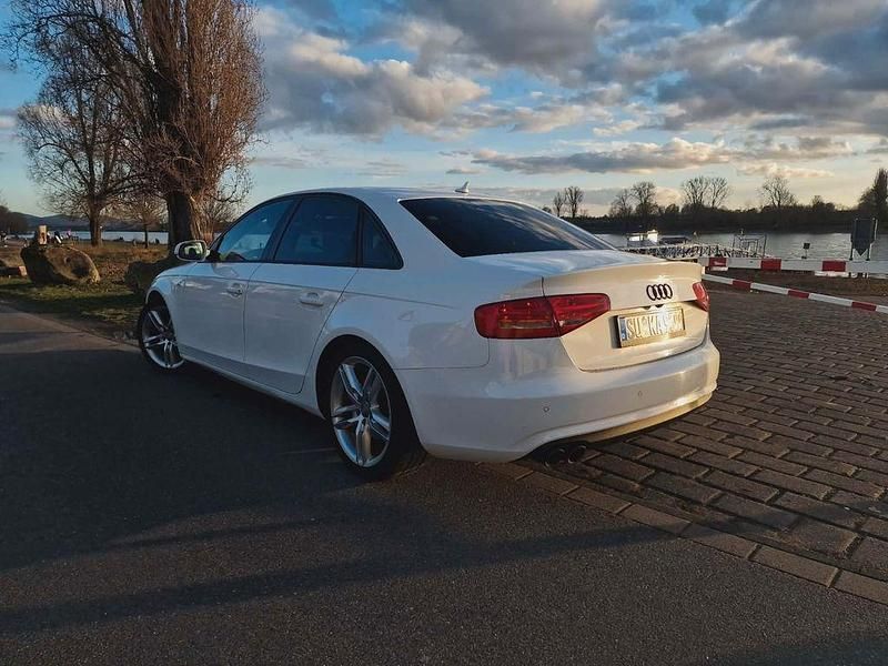Gebraucht Audi A4 S-Line 177 PS (130 kW) 2013 Weiß Limousine