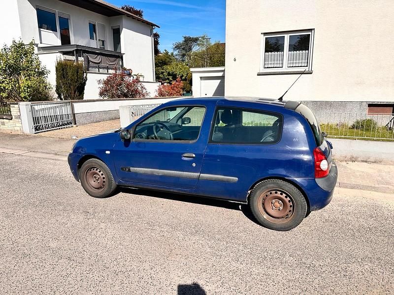 Gebraucht Renault Clio II 58 PS (42 kW) 2003 Blau Kleinwagen