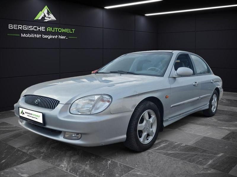 Gebraucht Hyundai Sonata 160 PS (117 kW) 2001 Silber Limousine