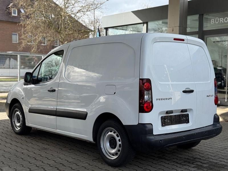 Gebraucht Peugeot Partner Premium 99 PS (72 kW) 2018 Weiß Van / Kleinbus