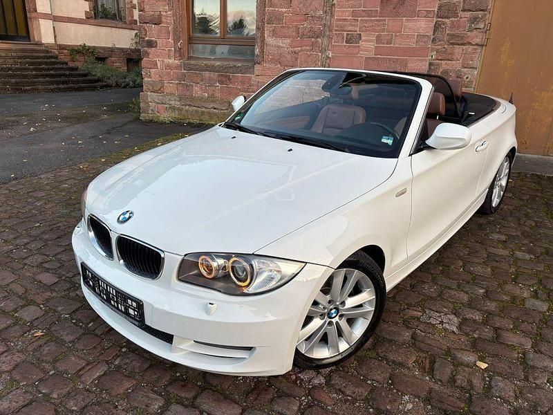 Weiß Gebraucht 2010 BMW 118 Cabriolet Sport Line Cabrio | 7.999 € (Fairer Preis) - Bild 1/4