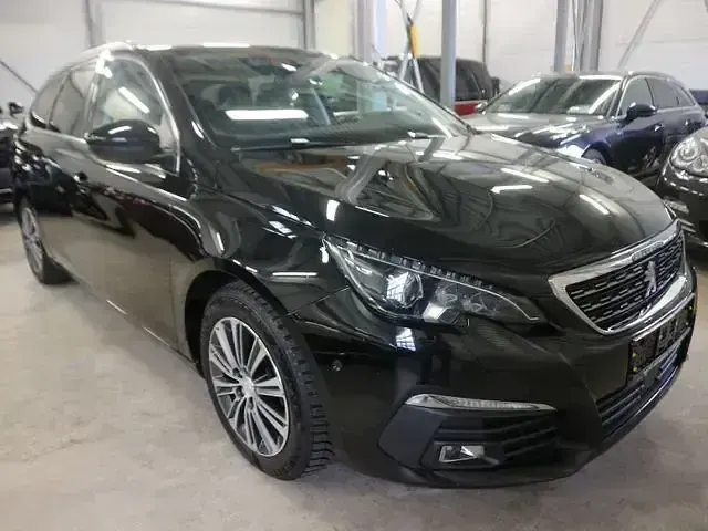 Gebraucht Peugeot 308 SW Allure 131 PS (96 kW) 2021 Schwarz Kombi