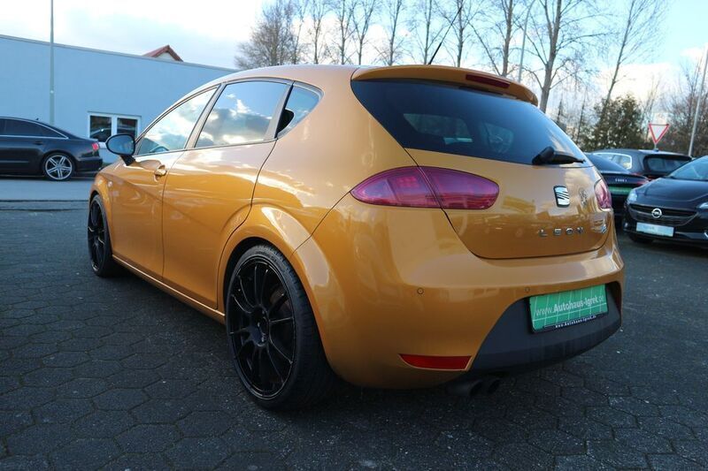 Second-hand Seat Leon FR 211 CP (155 kW) 2012 Galben Berlinǎ