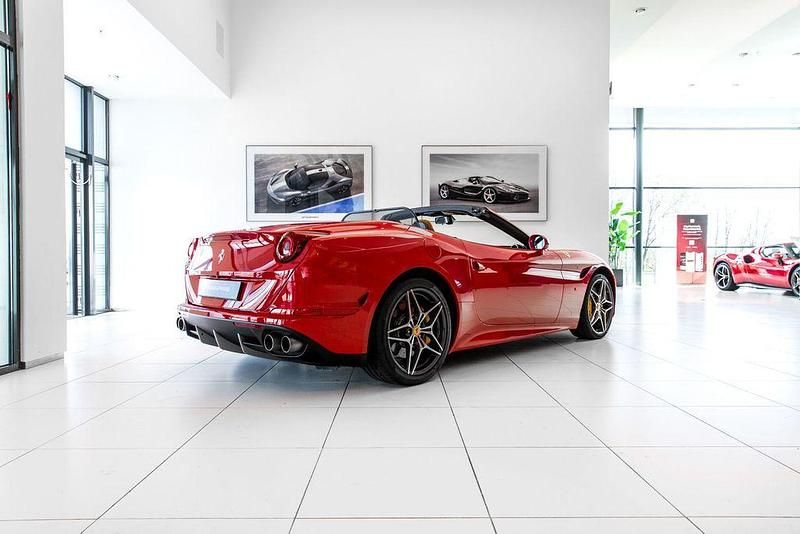 Gebraucht Ferrari California 560 PS (411 kW) 2016 Rot Cabrio