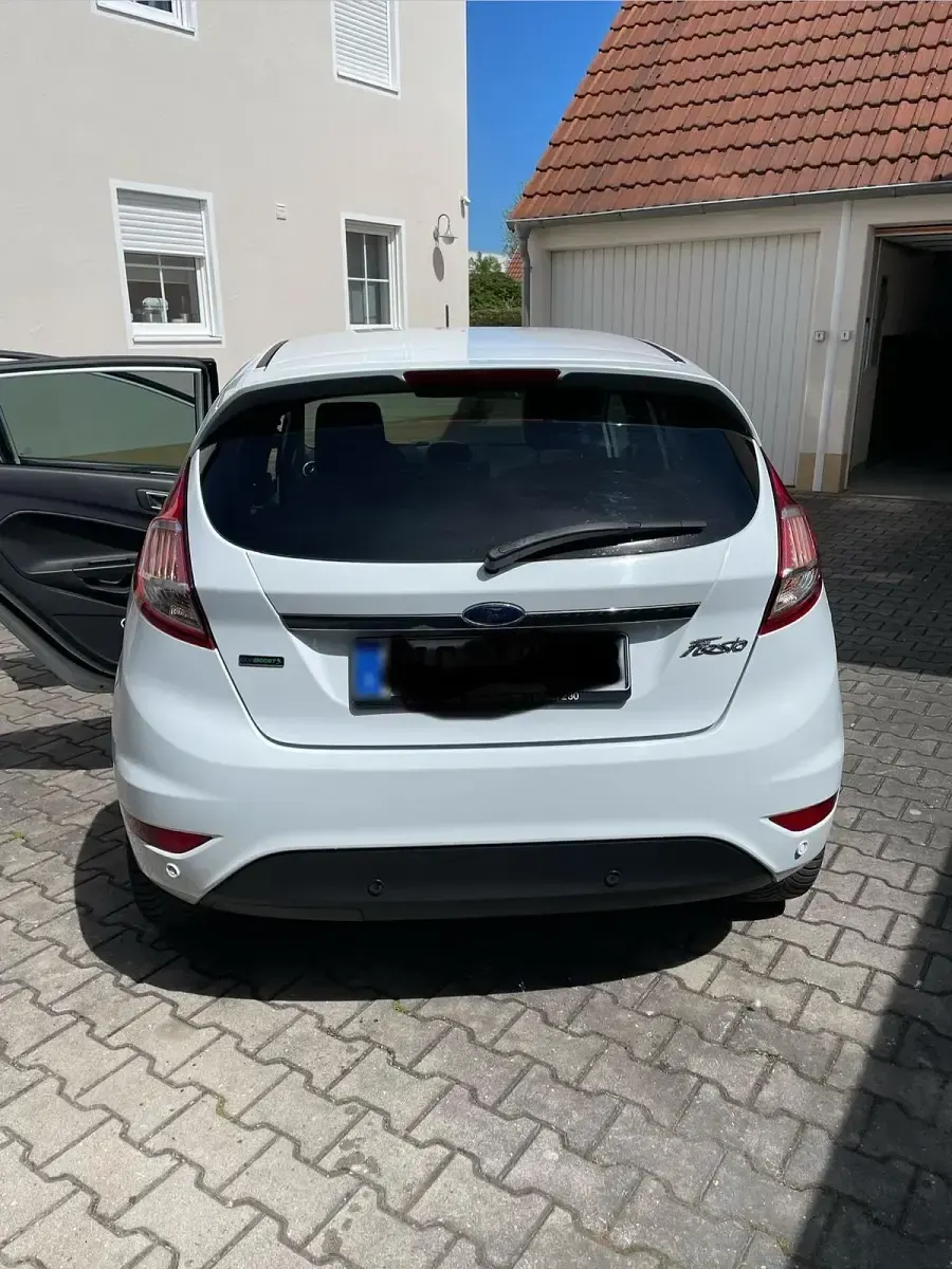 Gebraucht Ford Fiesta 125 PS (91 kW) 2017 Weiß Kleinwagen