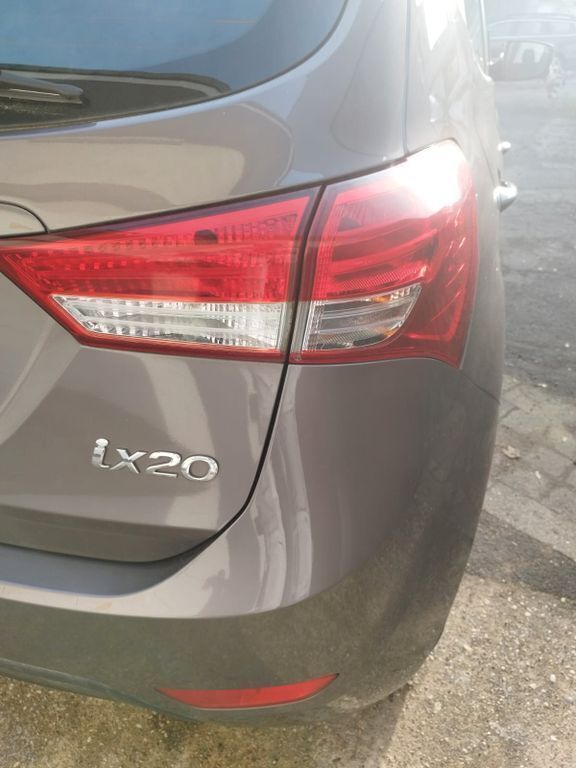 Gebraucht Hyundai ix20 Edition 90 PS (66 kW) 2012 Braun Kleinwagen