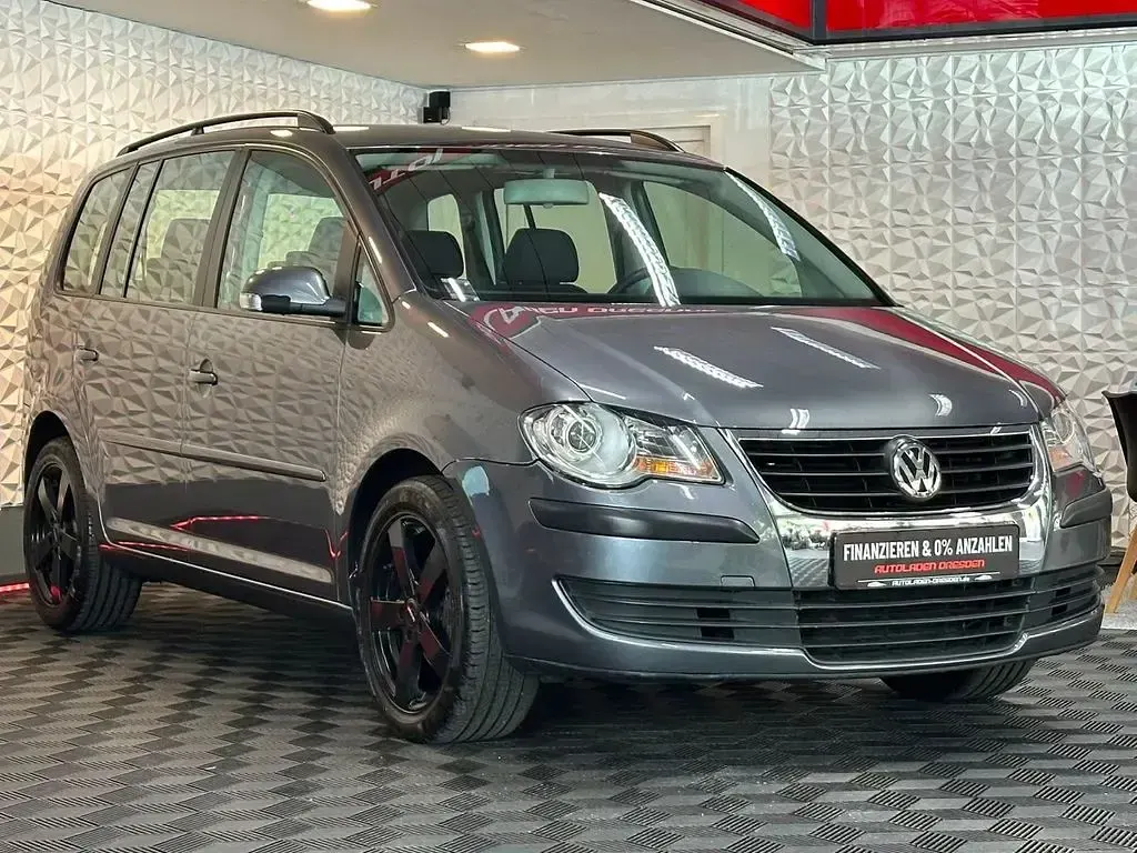 Gebraucht VW Touran 105 PS (77 kW) 2007 Platinum grey metallic Van / Kleinbus