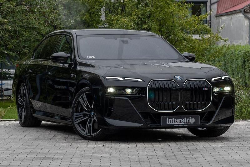 Gebraucht BMW M760e Executive 571 PS (419 kW) 2025 Schwarz Limousine