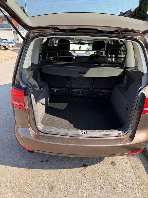 Gebraucht VW Touran Cup 140 PS (102 kW) 2014 Braun Van / Kleinbus