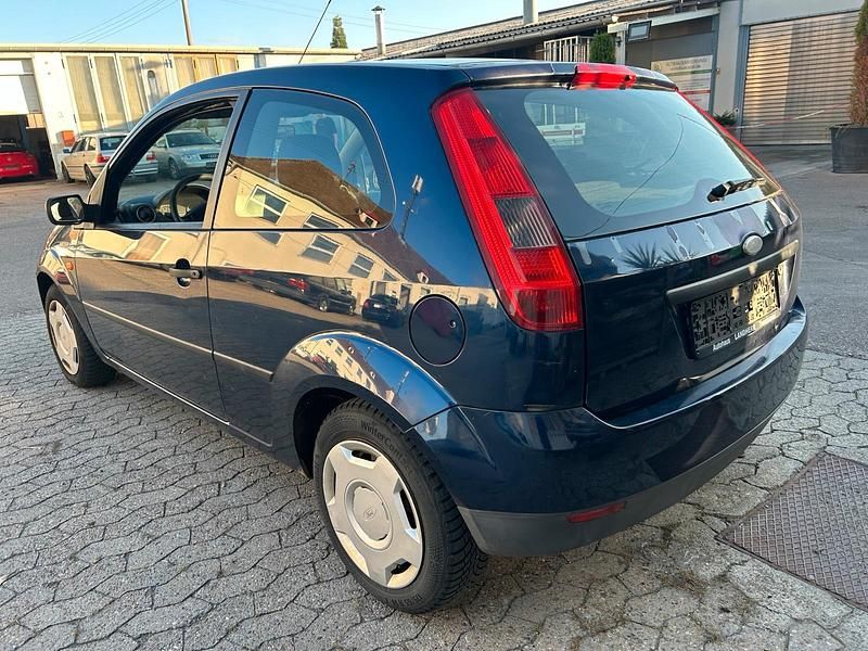 Gebraucht Ford Fiesta 60 PS (44 kW) 2004 Blau Kleinwagen