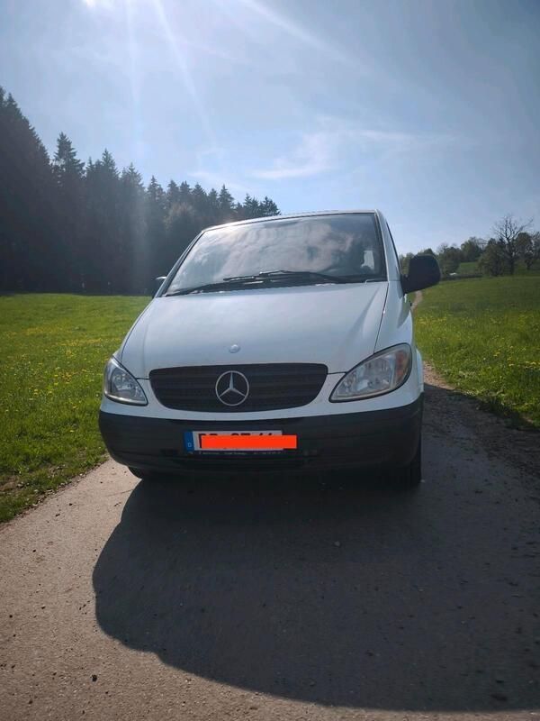 Weiß Gebraucht 2007 Mercedes Vito Van / Kleinbus | 3.400 € - Bild 1/4