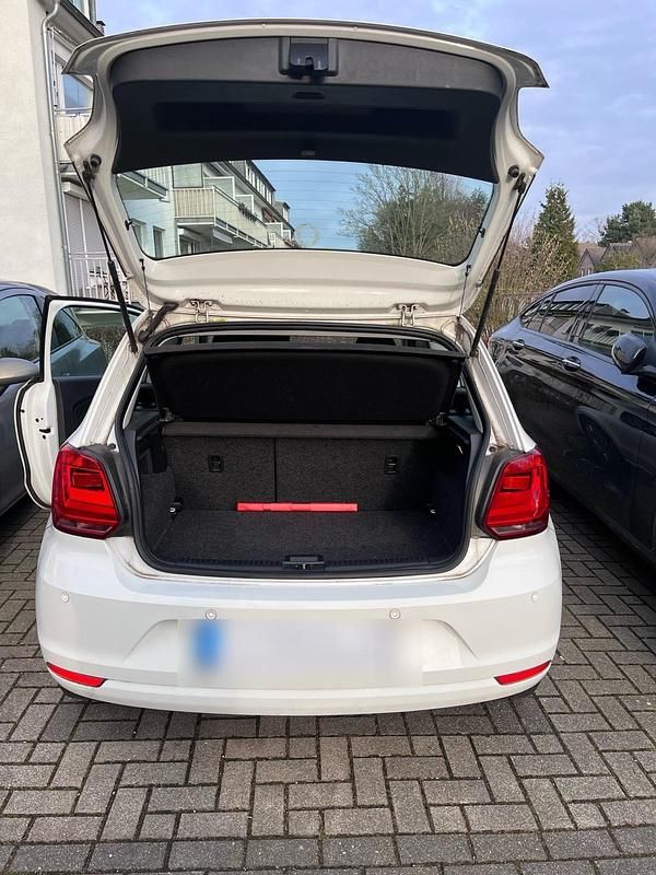 Gebraucht VW Polo 60 PS (44 kW) 2014 Weiß Limousine
