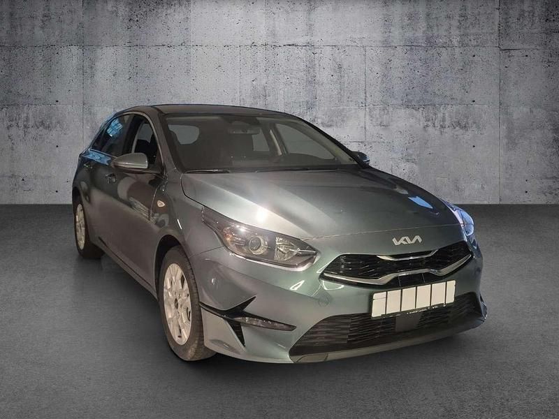 Neu Kia Ceed Vision 140 PS (102 kW) 2026 Yucca steel gray m Kleinwagen