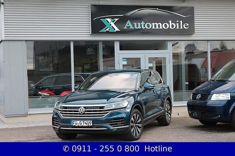 Blau Gebraucht 2019 VW Touareg Elegance SUV | 28.950 € (Fairer Preis) - Bild 1/4