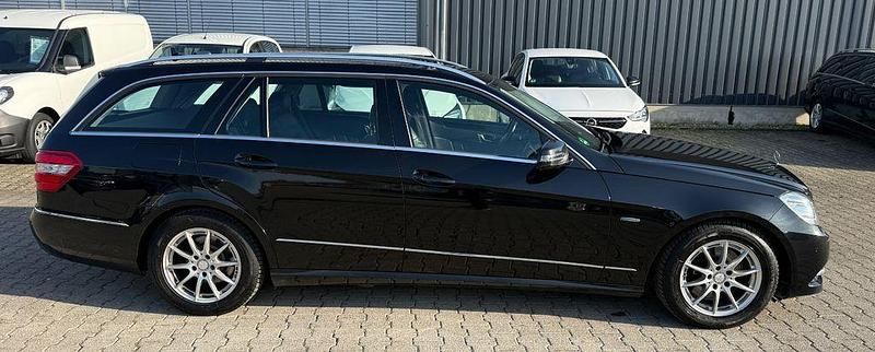 Gebraucht Mercedes E250 Avantgarde 204 PS (150 kW) 2011 Schwarz Kombi