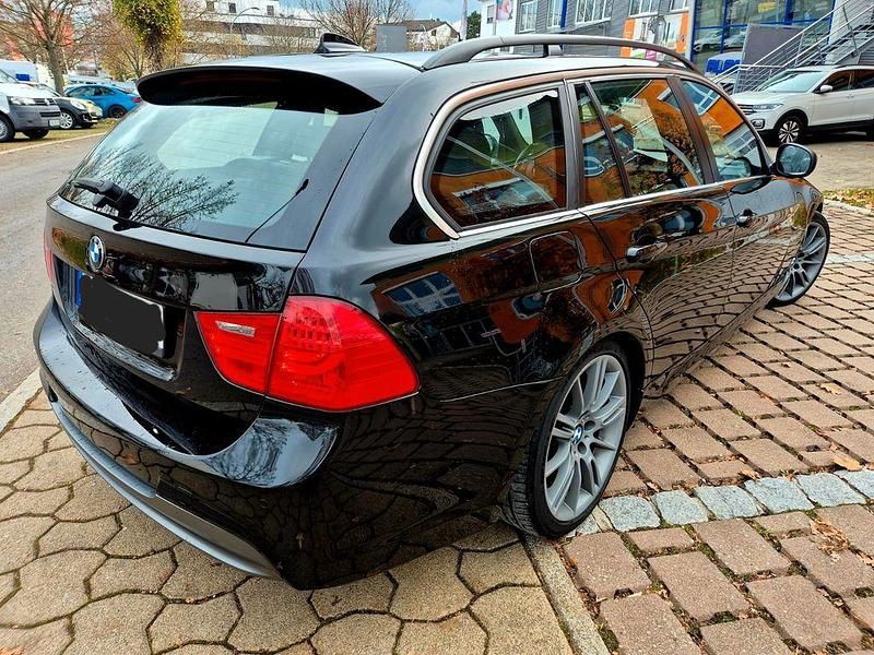 Schwarz Gebraucht 2009 BMW 330 M Sport Kombi | 9.399 € (Fairer Preis) - Bild 1/4