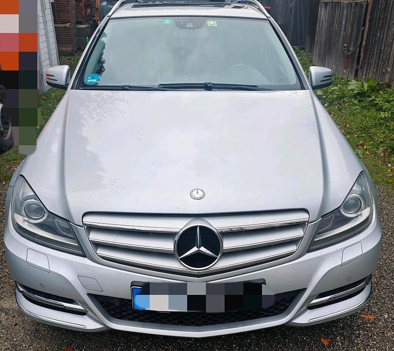 Silber Gebraucht 2025 Mercedes 300 Kombi | 11.300 € - Bild 1/4