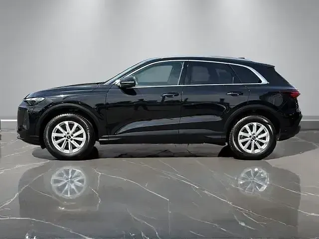 Gebraucht Audi Q5 Sport 204 PS (150 kW) 2025 Mythosschwarz metallic SUV