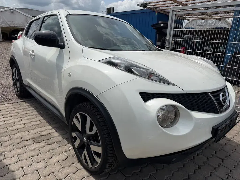 Używany Nissan Juke Acenta 110 KM (80 kW) 2014 Biały SUV