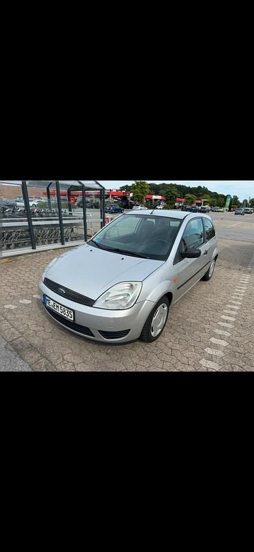 Silber Gebraucht 2005 Ford Fiesta Kleinwagen | 1.599 € (Fairer Preis) - Bild 1/4