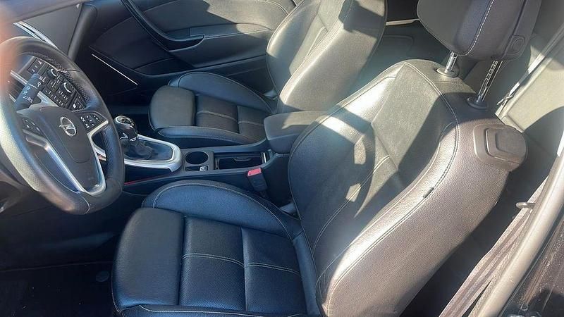 Gebraucht Opel Astra GTC 200 PS (147 kW) 2014 Schwarz Limousine