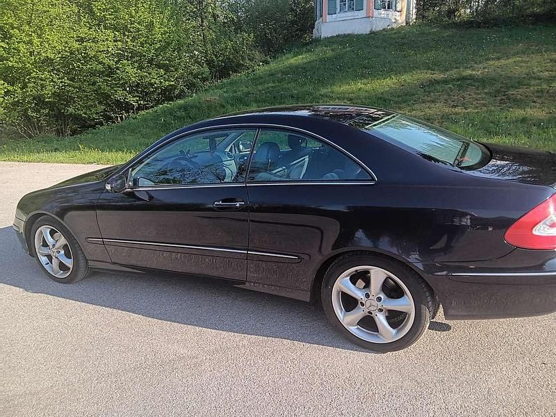 Blau Gebraucht 2002 Mercedes CLK200 Elegance Coupé | 3.600 € (Fairer Preis) - Bild 1/4