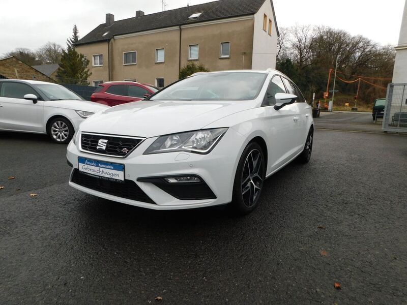 Weiß Gebraucht 2018 Seat Leon ST FR Kombi | 14.990 € (Fairer Preis) - Bild 1/4