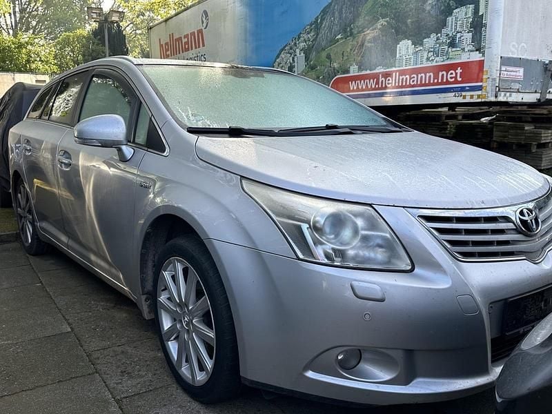 Gebraucht Toyota Avensis 150 PS (110 kW) 2011 Grau Kombi