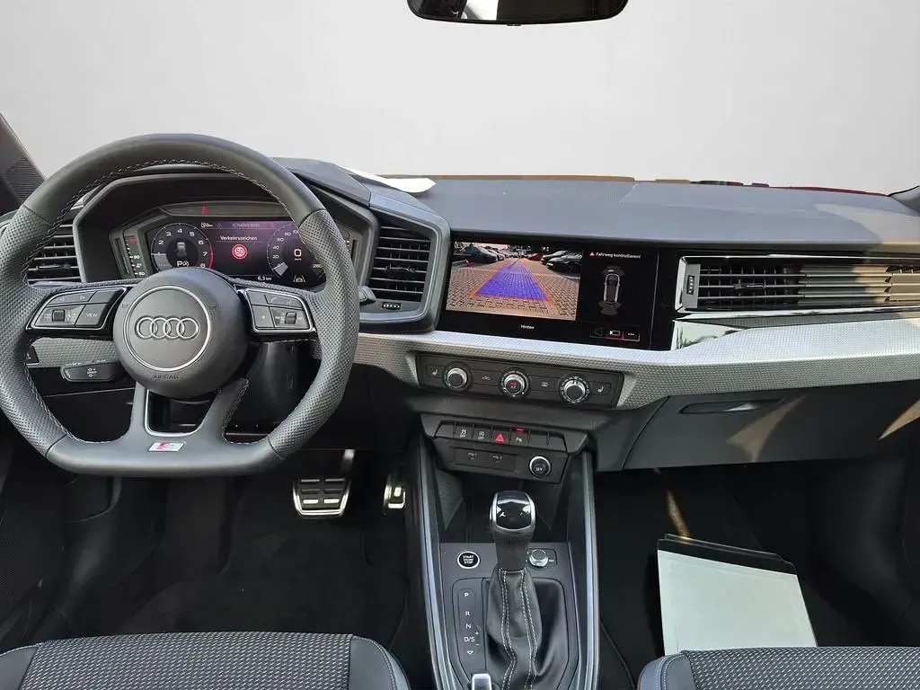 Neu Audi A1 Sport 116 PS (85 kW) 2026 Grau SUV