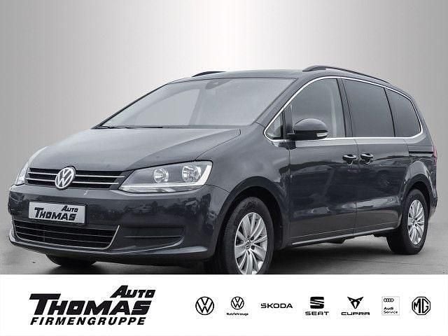Uranograu Gebraucht 2022 VW Sharan Comfortline Van / Kleinbus | 26.900 € (Guter Preis) - Bild 1/2