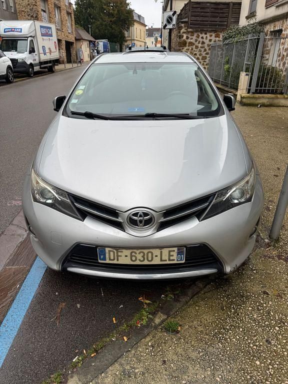 Gebraucht Toyota Auris Edition 90 PS (66 kW) 2014 Silber Limousine