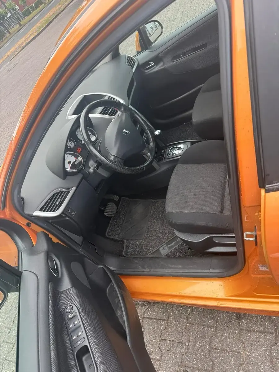 Gebraucht Peugeot 207 120 PS (88 kW) 2007 Orange Limousine