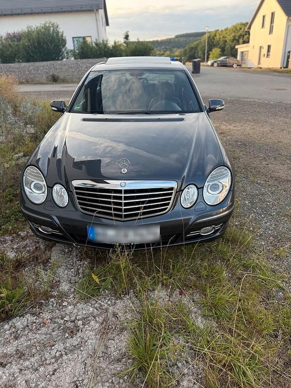 Gebraucht Mercedes E320 Avantgarde 245 PS (180 kW) 2006 Andere farben Limousine