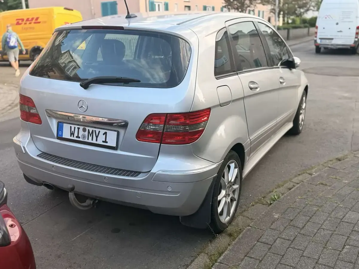 Gebraucht Mercedes B200 136 PS (100 kW) 2006 Grau Van / Kleinbus