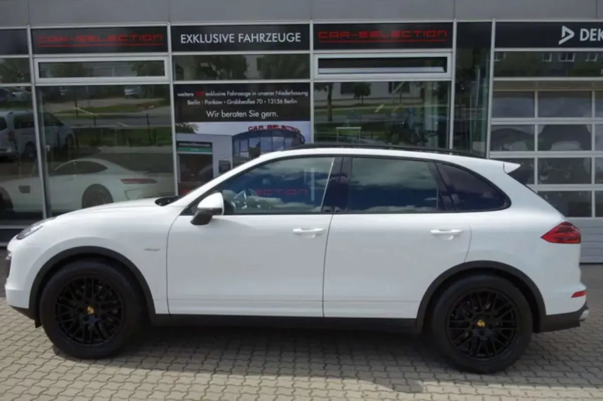 Używany Porsche Cayenne 262 KM (192 kW) 2016 Biały SUV