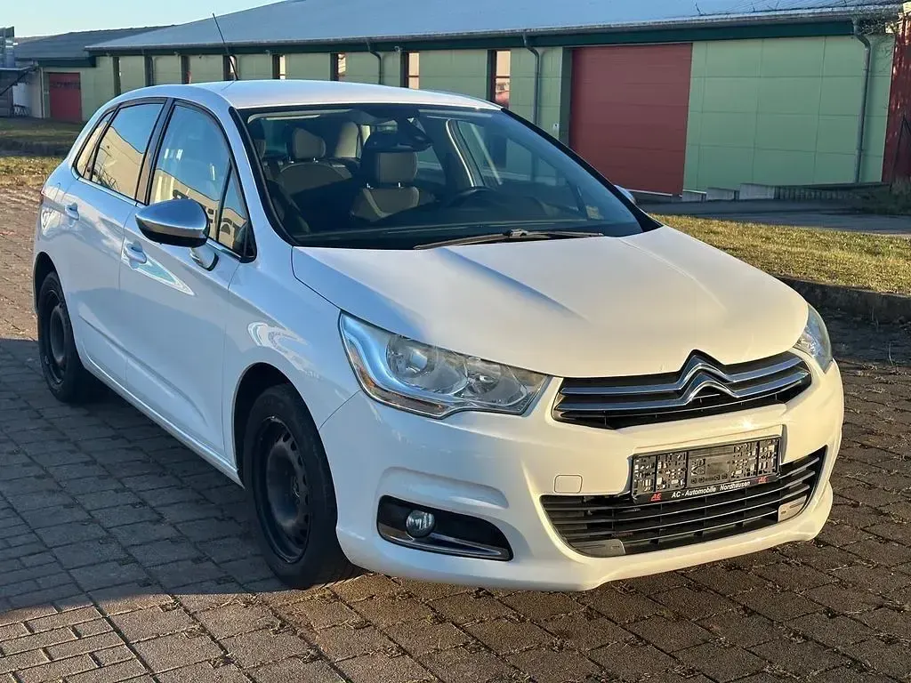 Gebraucht Citroën C4 SELECTION 120 PS (88 kW) 2013 Weiß Limousine