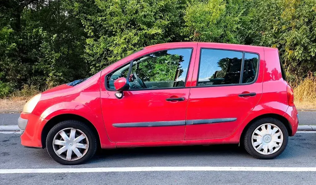 Gebraucht Renault Modus Expression 75 PS (55 kW) 2010 Rot Van / Kleinbus