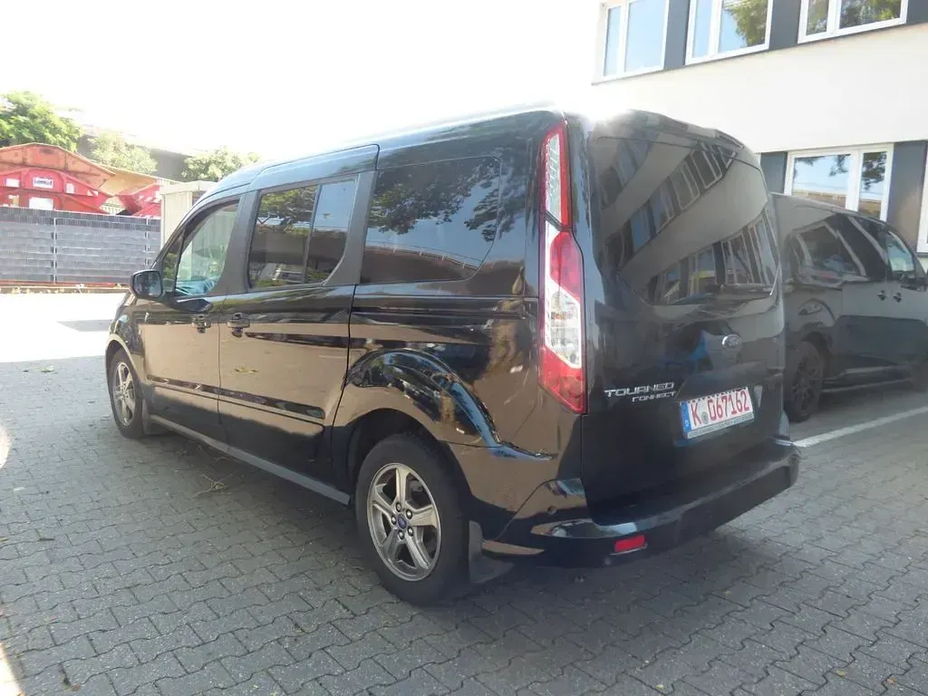 Gebraucht Ford Grand Tourneo Connect Titanium 120 PS (88 kW) 2019 Schwarz Van / Kleinbus