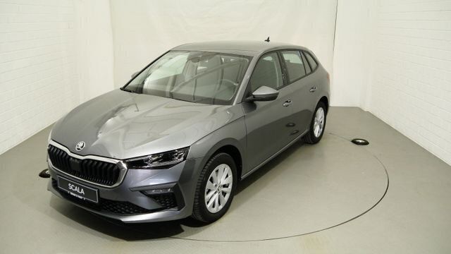 Grau Gebraucht 2024 Skoda Scala Selection Kleinwagen | 26.990 € (Teuer) - Bild 1/4