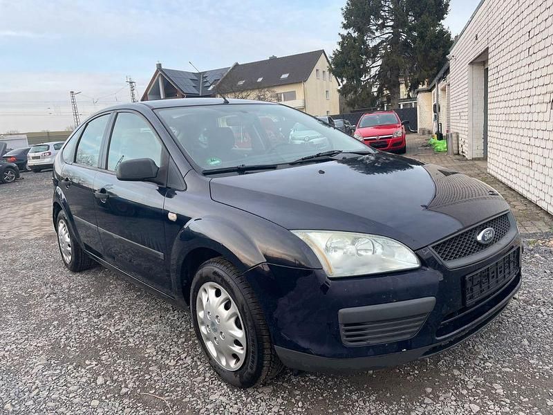 Gebraucht Ford Focus Trend 101 PS (74 kW) 2006 Blau Limousine