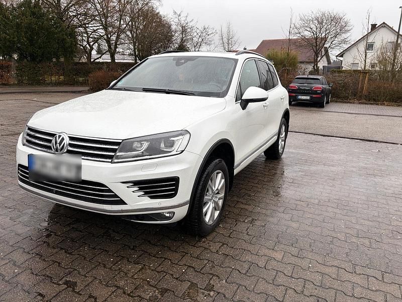 Gebraucht VW Touareg 262 PS (192 kW) 2016 Weiß SUV