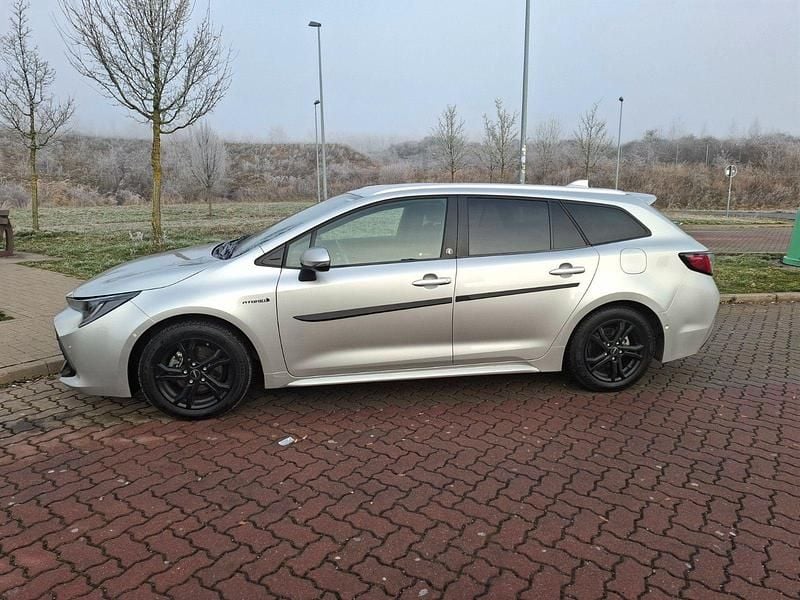 Silber Gebraucht 2020 Toyota Corolla Team Kombi | 20.500 € (Fairer Preis) - Bild 1/4