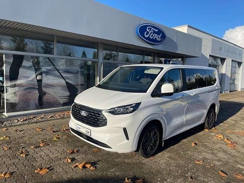 Gebraucht Ford Tourneo Titanium 170 PS (125 kW) 2024 Frostweiß Van / Kleinbus